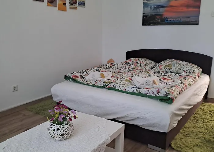 Tuende Lak Apartament